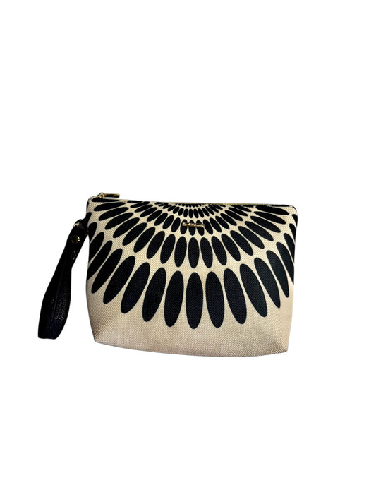 Aline Cosmetic Black Petals